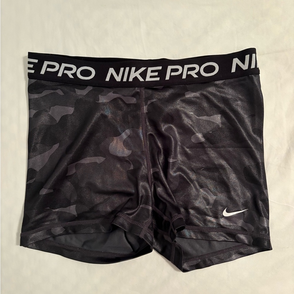 nike pros 3” - Picture 2 of 5